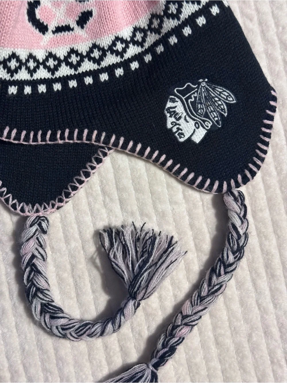 NHL Fan Favorite Kids Chicago Blackhawks Tassel Pom Winter Hat